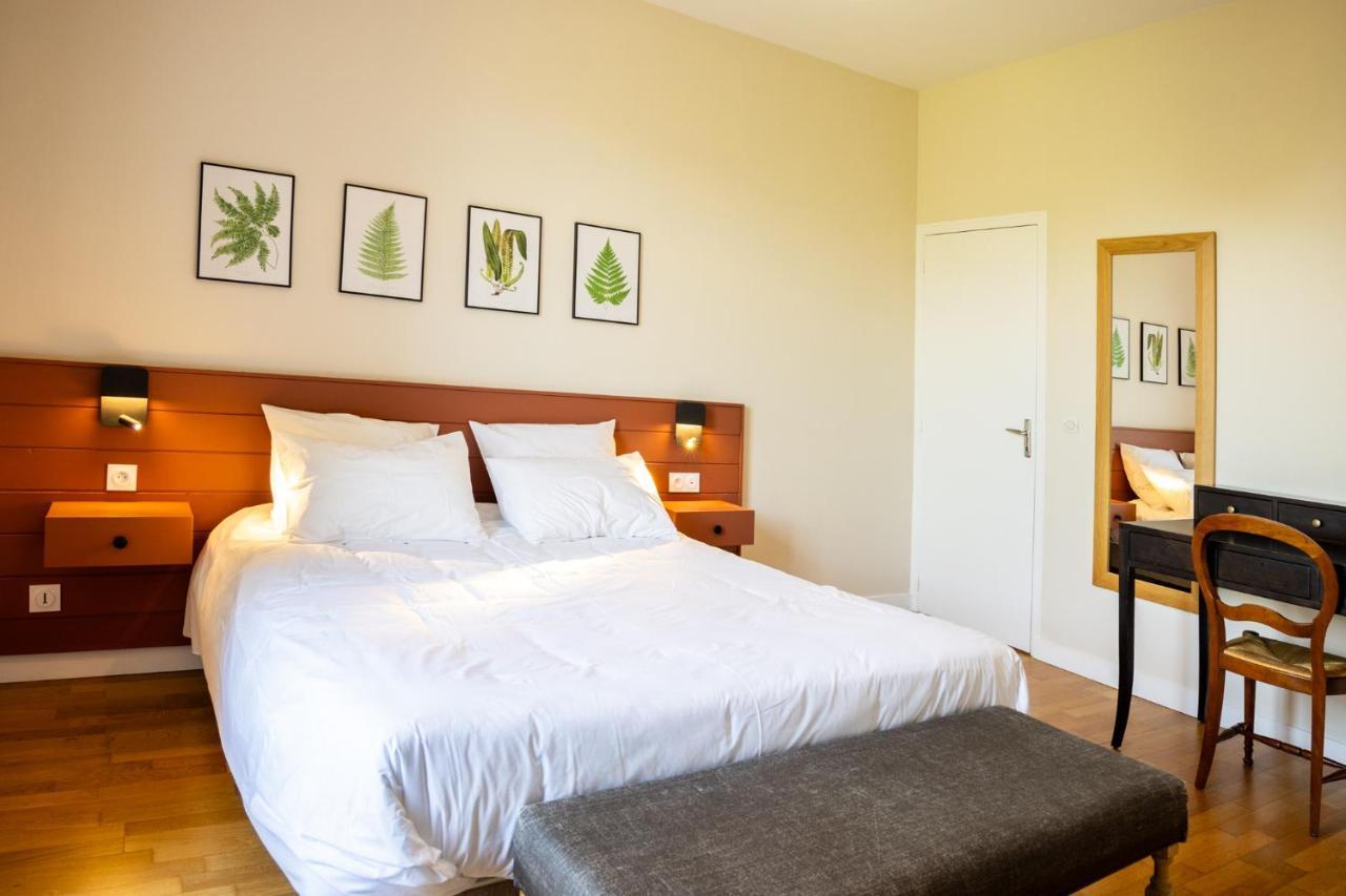 Bel Appartement, Bien Equipe Et Confortable Dans Le Centre Historique Fougeres Exterior photo